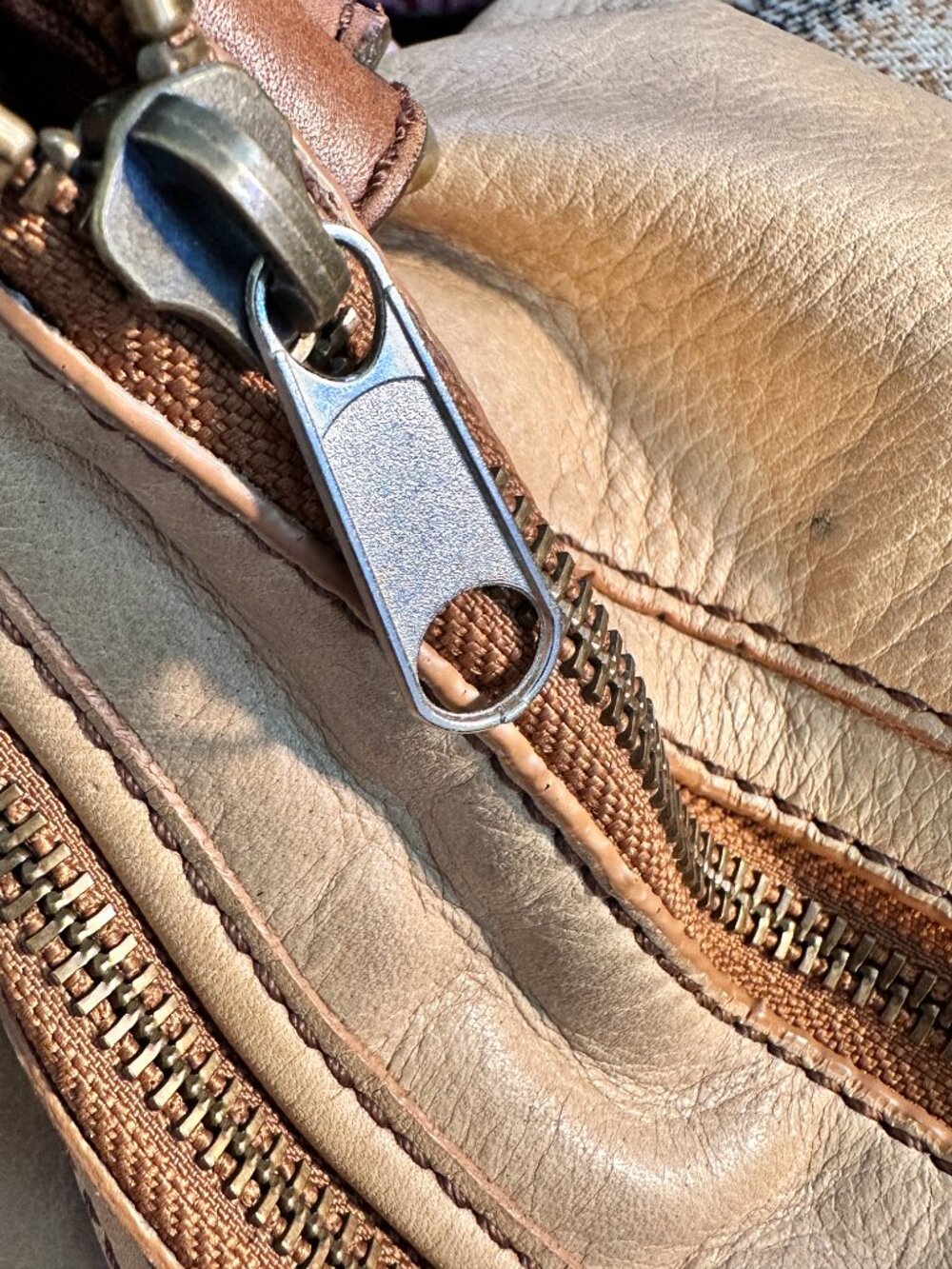 Fossil Explorer Leather Tan Bag Crossbody Shoulder Purse - Picture 11 of 11